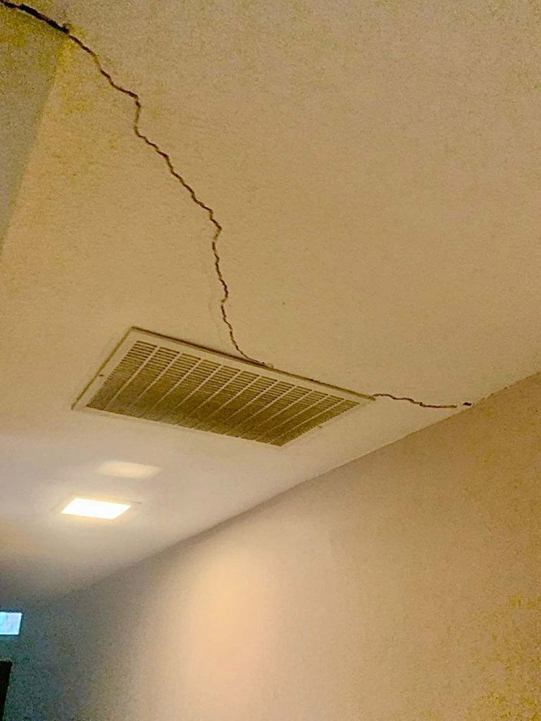 Cracks In Walls And Ceilings Causes