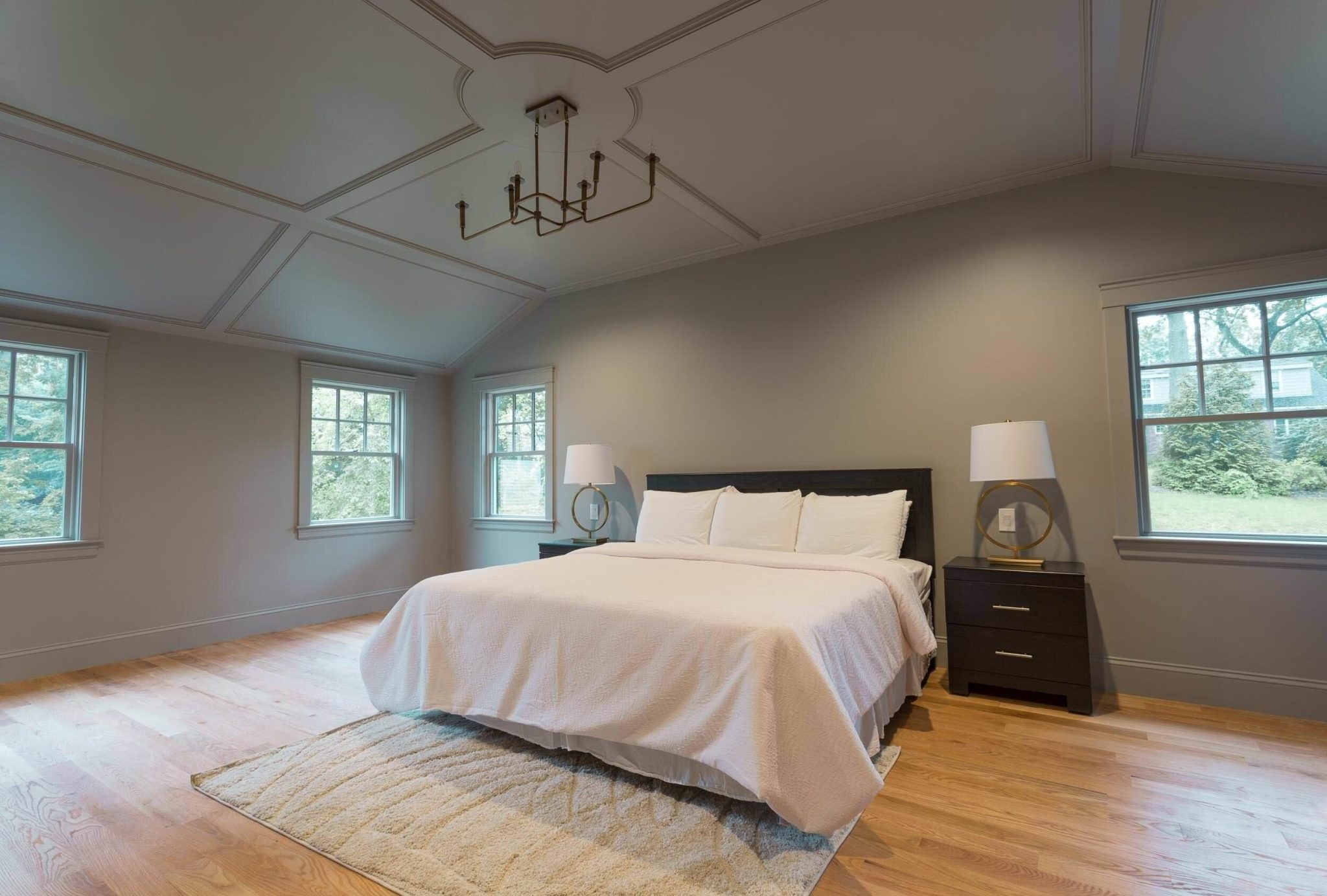 How Much Does It Cost to Paint a Room and Ceiling?