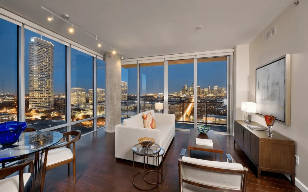 Houston Apartments Floor To Ceiling Windows